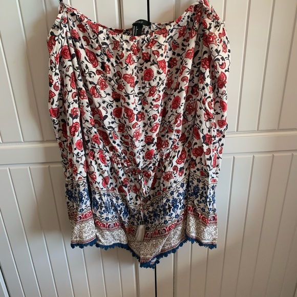 Cute one piece - Picture 2 of 3